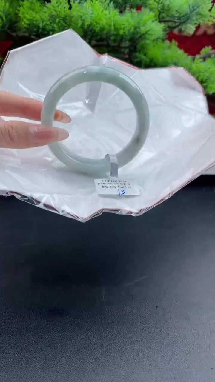 【闪购商品】翡翠手镯未镶嵌5翡翠手镯（微瑕）