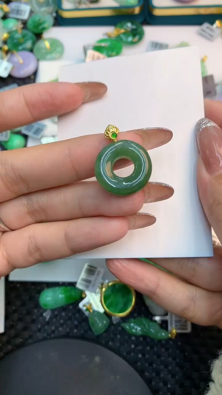 颈饰未镶嵌翡翠1