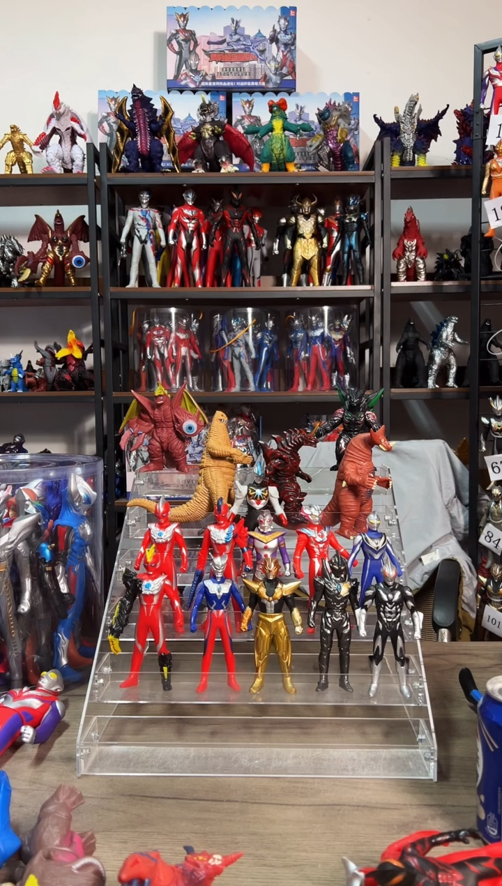 13cm奥特曼11个 小怪兽5只