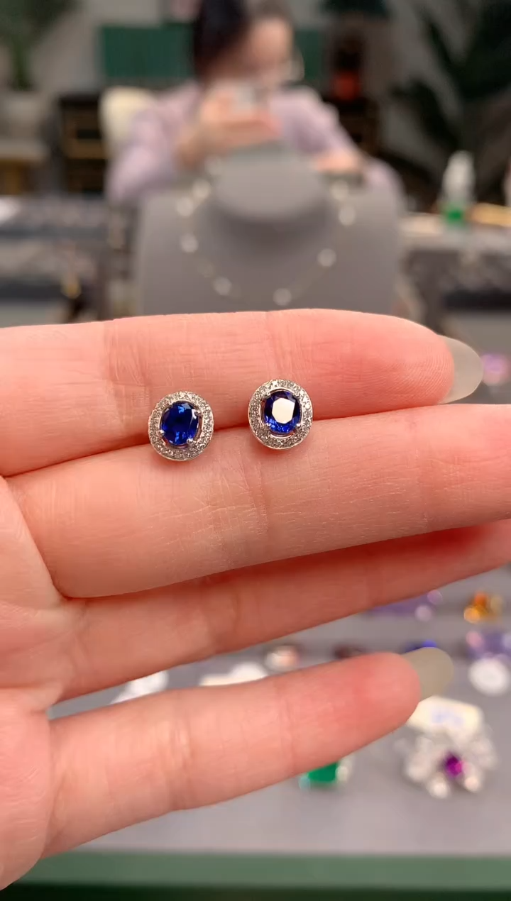【闪购商品】蓝宝石耳饰18K金镶嵌蓝宝石