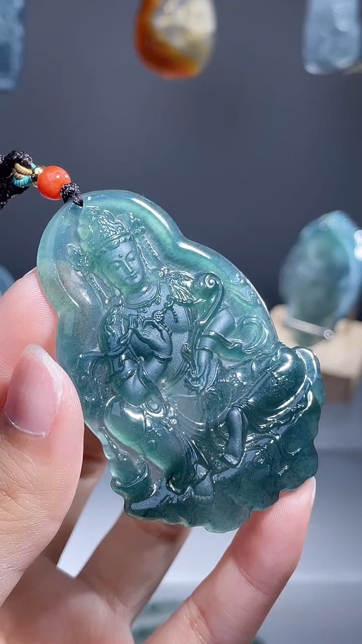 颈饰未镶嵌翡翠度母