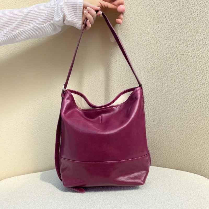 头层水晶植鞣牛皮简约慵懒老钱风水桶包单肩斜跨轻便大容量61920