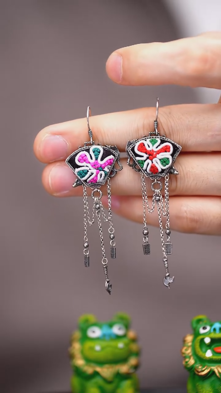 【闪购商品】刺绣黔东南苗族刺绣A529