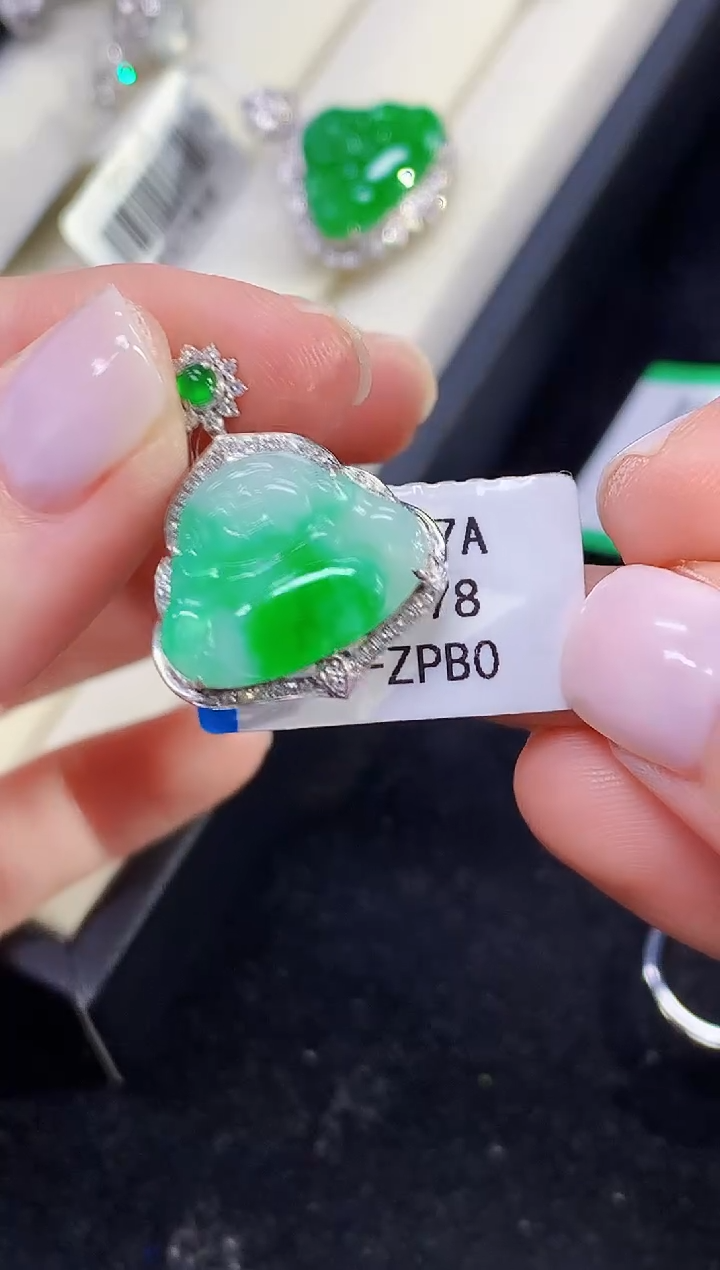 吊坠(不含链)18K金镶嵌翡翠L0378多样性发货其一