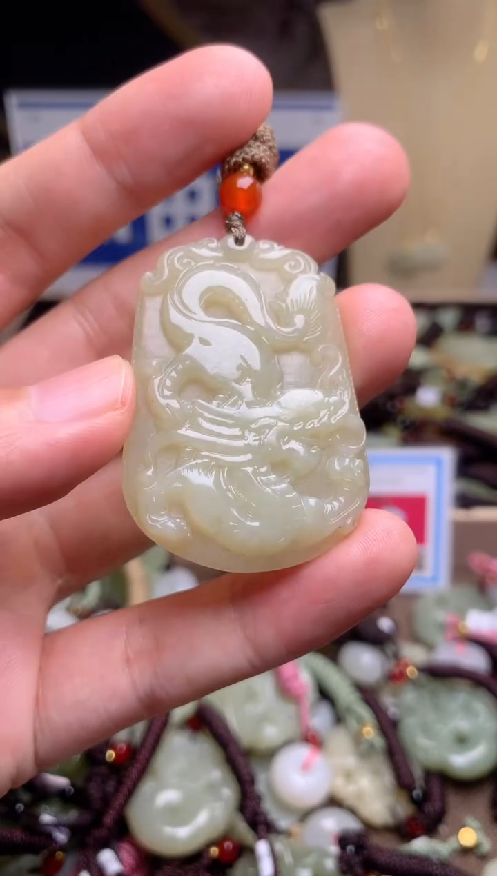 颈饰未镶嵌和田玉1