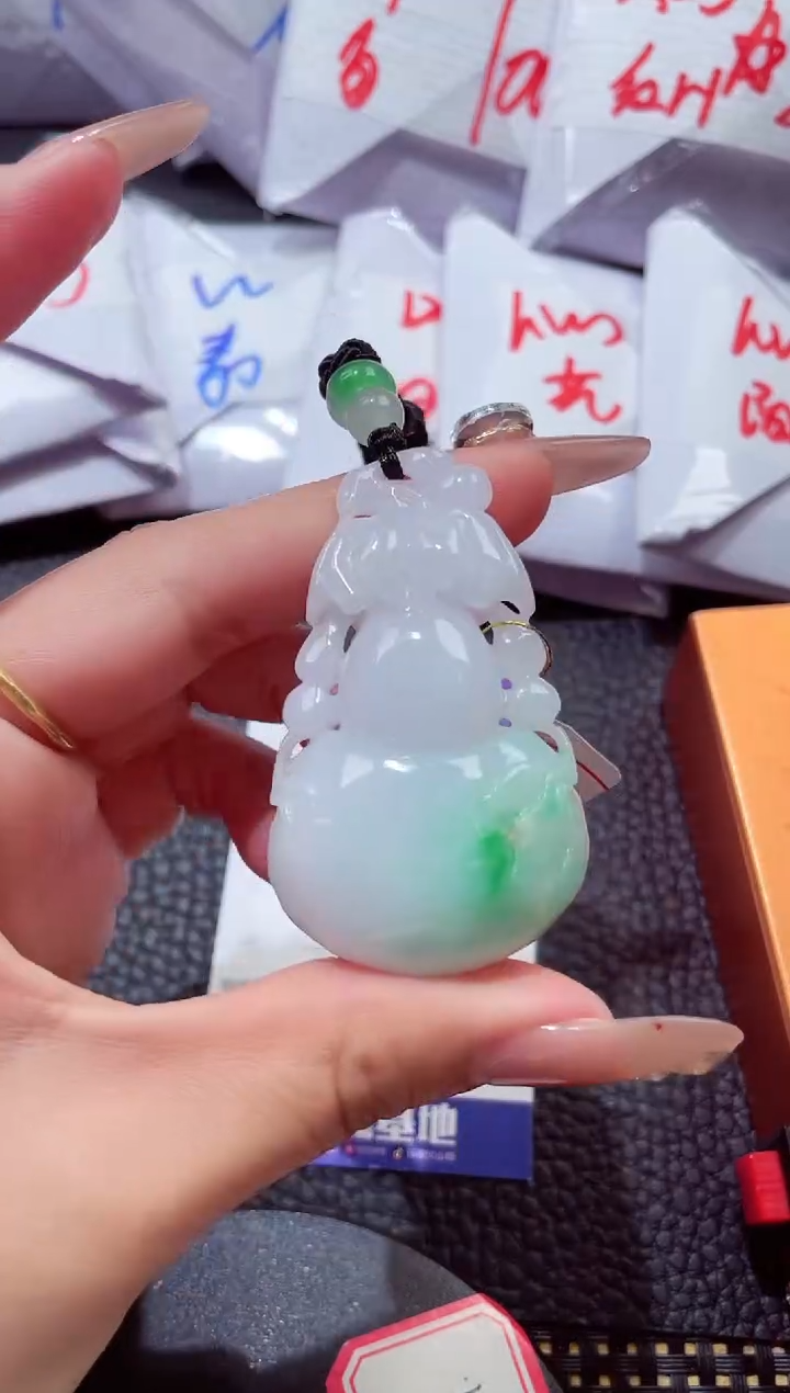 颈饰未镶嵌翡翠20260104