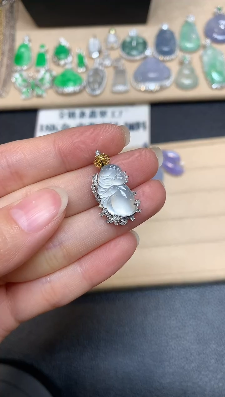 【闪购商品】翡翠颈饰18K金镶嵌仙子【无服务费