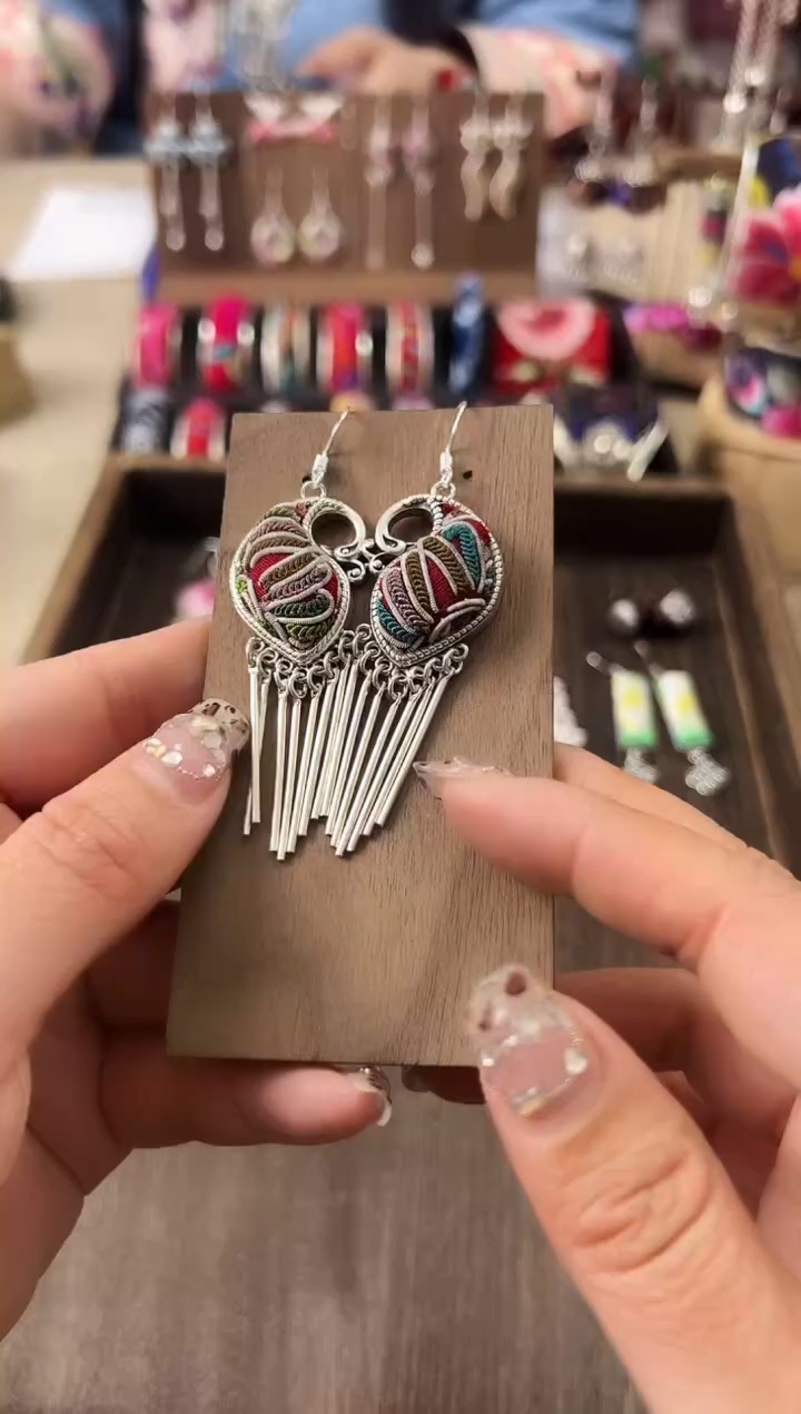 【闪购商品】织绣民族风老绣饰品303