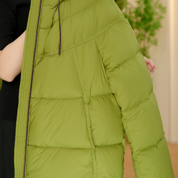 冬季新款保暖休闲时尚绿色羽绒服