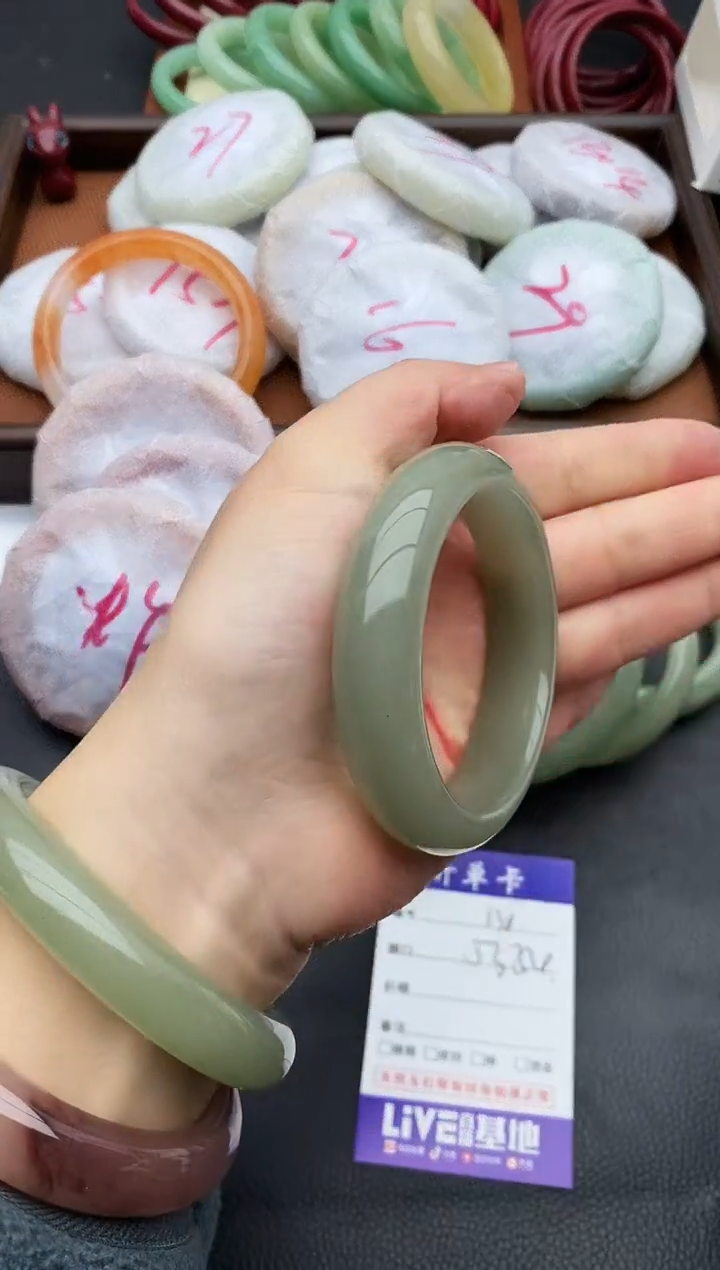 未镶嵌手镯石英质玉138+53/54