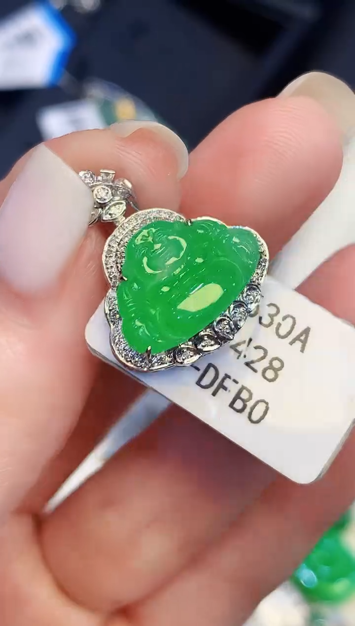 吊坠(不含链)18K金镶嵌翡翠L1428多样性发其一