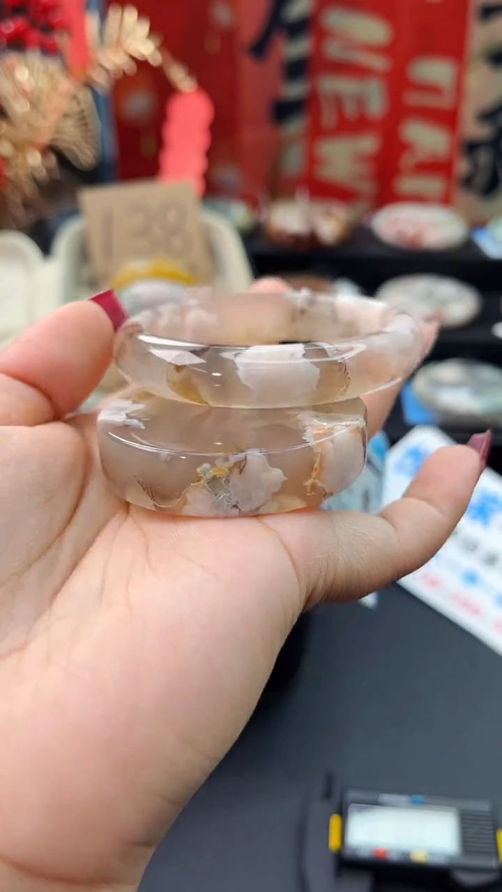 【闪购商品】石英质玉手镯未镶嵌赠送镯心（55圈口）