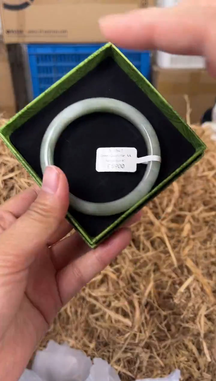 未镶嵌手镯石英质玉A1541