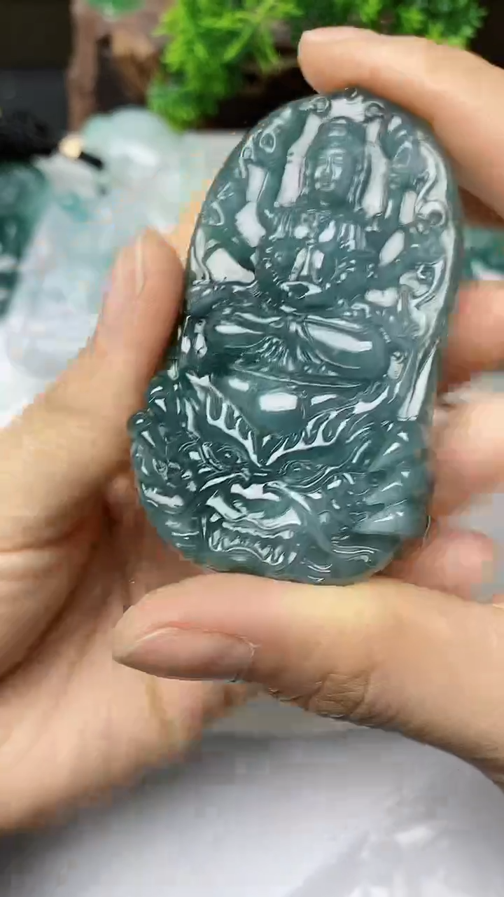 【闪购商品】翡翠颈饰未镶嵌        