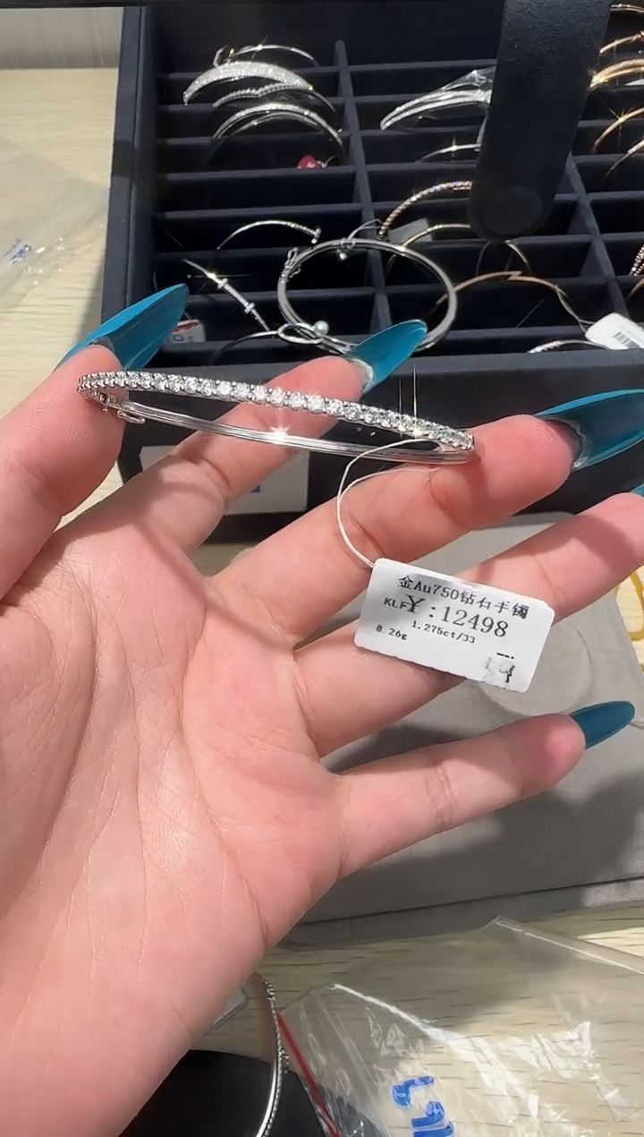 18K金镶嵌手镯钻石月*妈B259991100301648