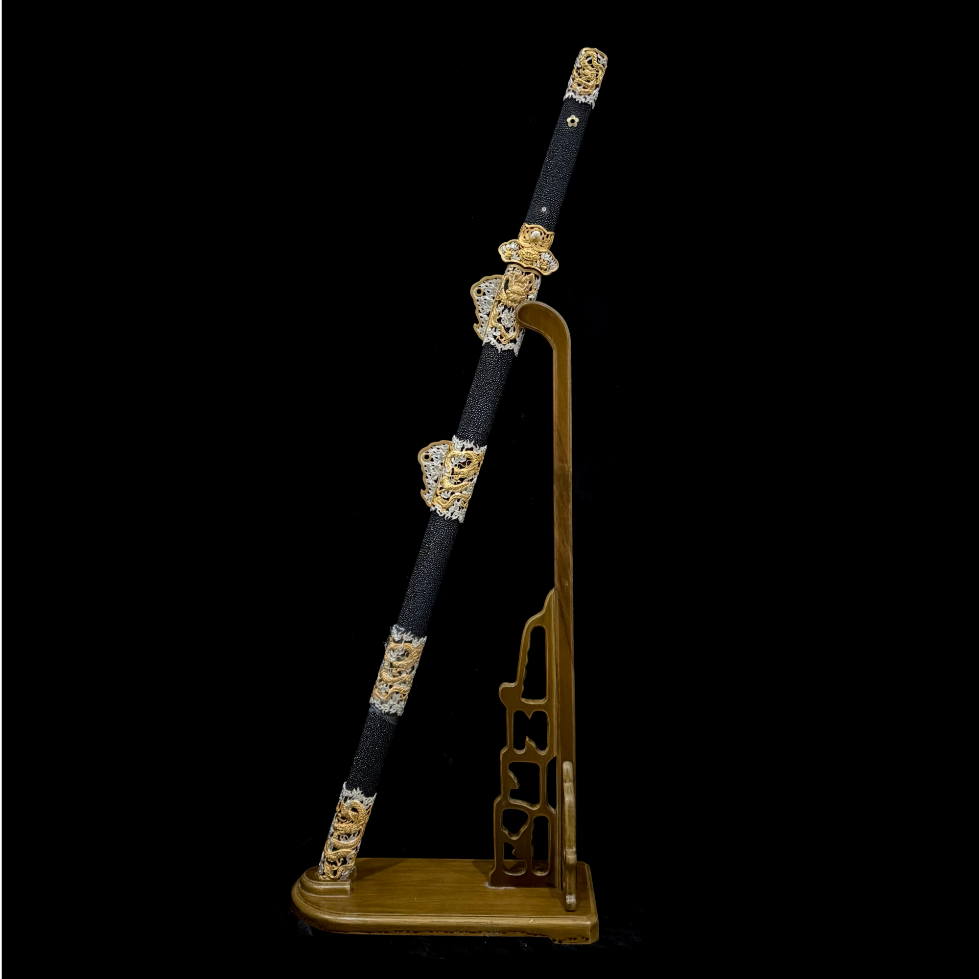 维龙 · 鎏金银黑鱼皮毛铁唐刀 未开刃