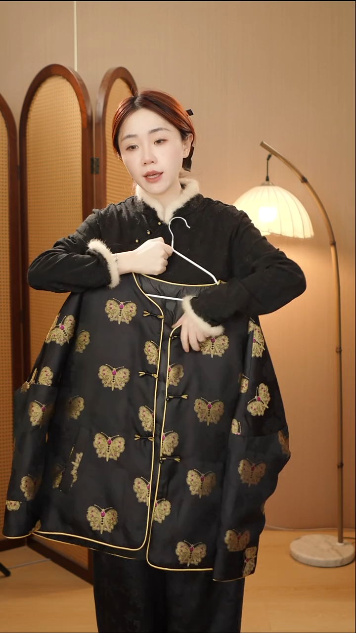 黑金蝴蝶羽绒外套  