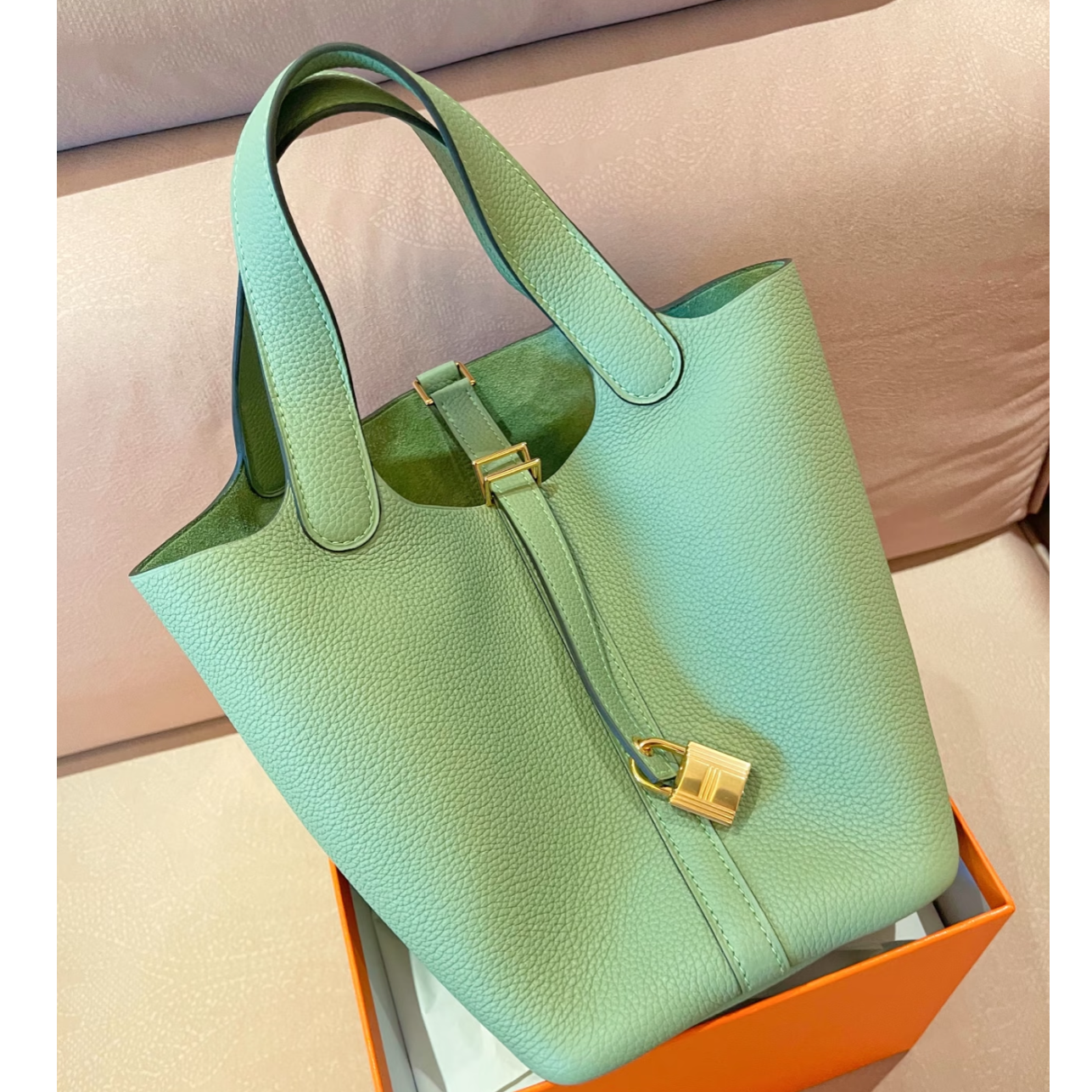 99新 Hermes/爱马仕 菜篮子18牛油果绿金扣B手提包Z417