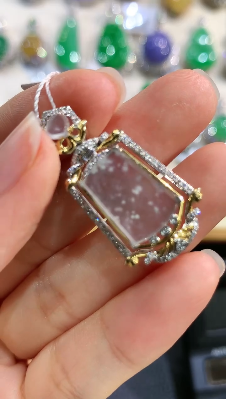 【闪购商品】翡翠吊坠(不含链)18K金镶嵌e12