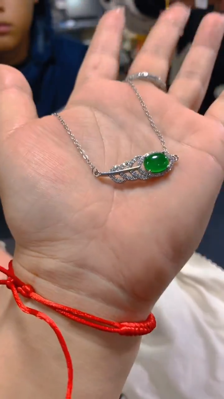 【闪购商品】翡翠吊坠(赠链)未镶嵌0649242837多样性发其一