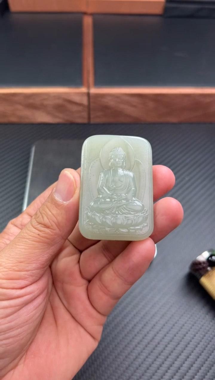 【闪购商品】和田玉吊坠(赠链)未镶嵌且末微色差近矿