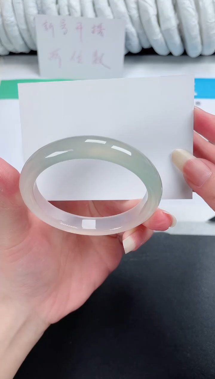 【闪购商品】石英质玉手镯未镶嵌210-56.8