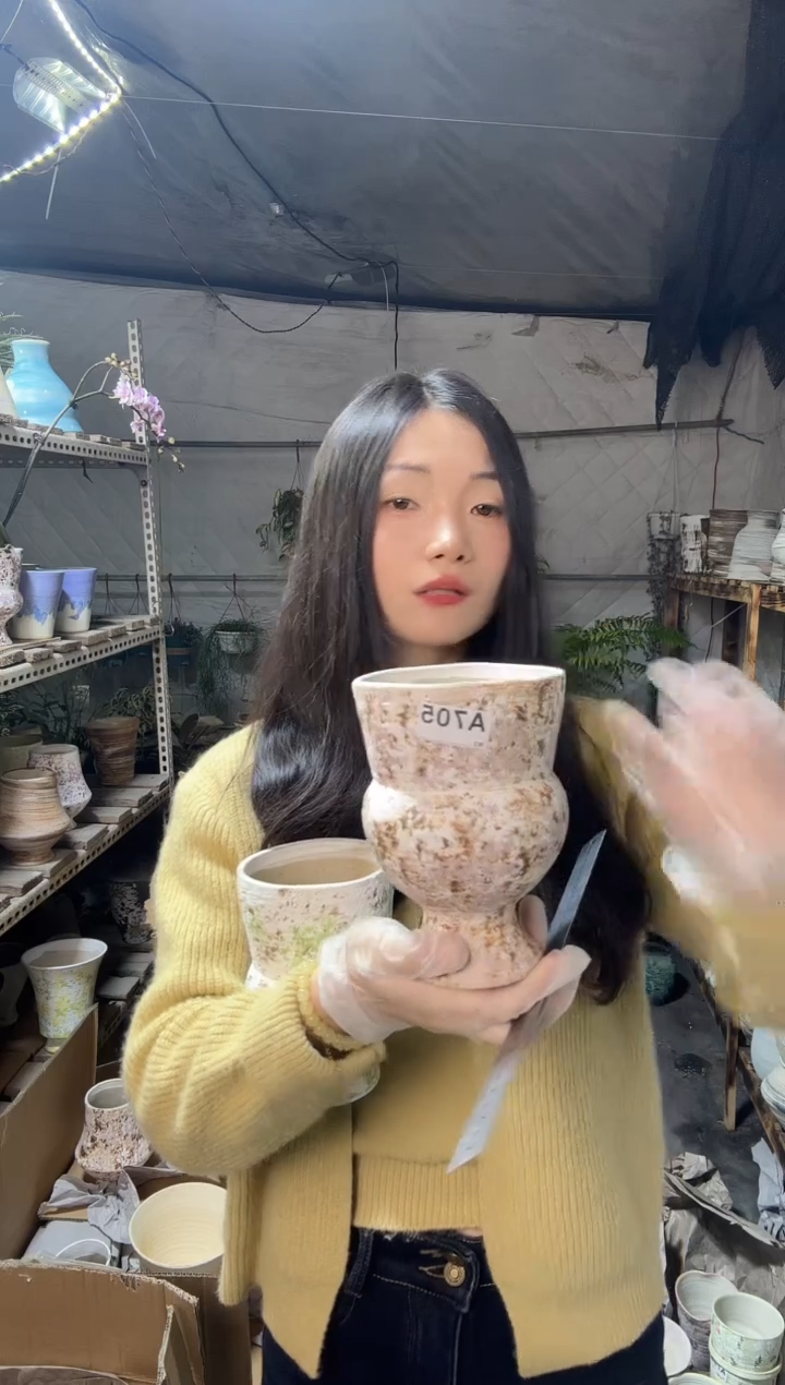 无花朵编号 705   景德镇手工手绘花盆