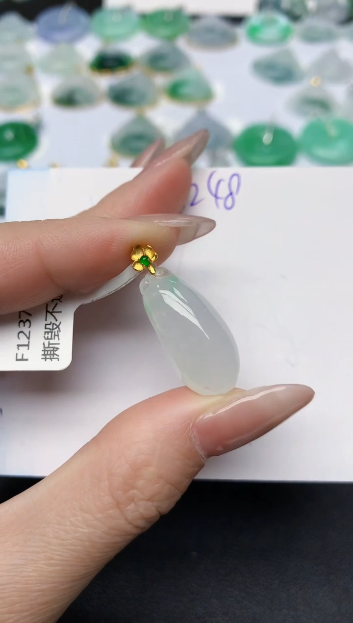 颈饰18K金镶嵌翡翠天然缅甸A货翡翠百元以上9元证书费自理