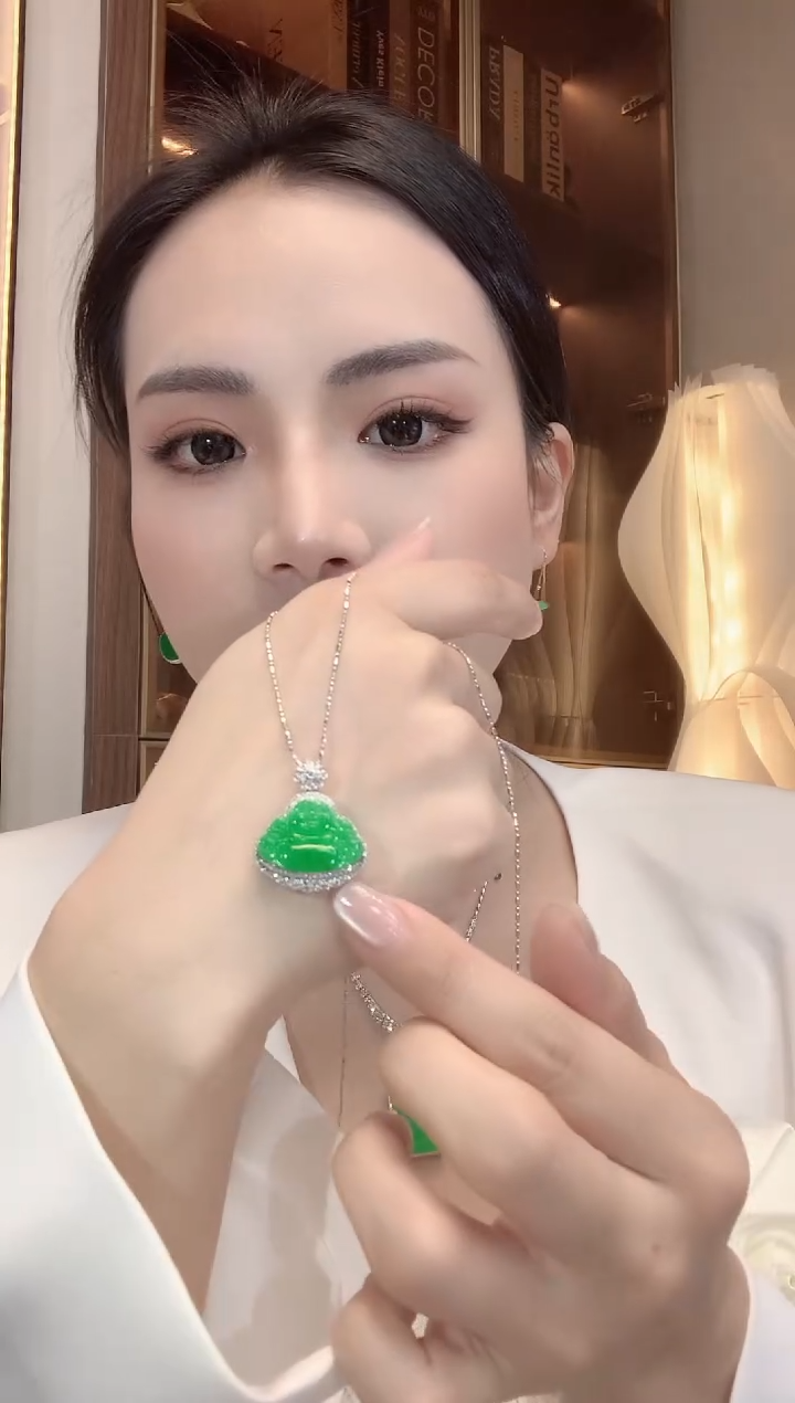 【闪购商品】翡翠18K金镶嵌吊坠(不含链)A30