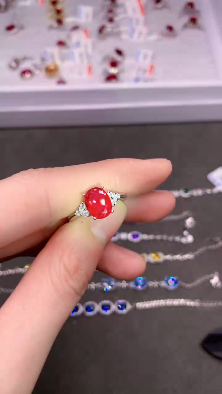 【闪购商品】红宝石戒指银S925镶嵌......