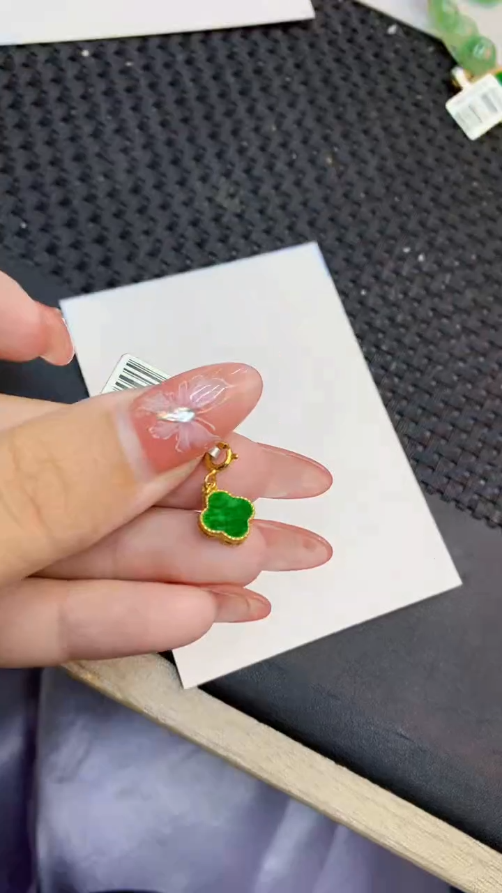 颈饰未镶嵌翡翠1