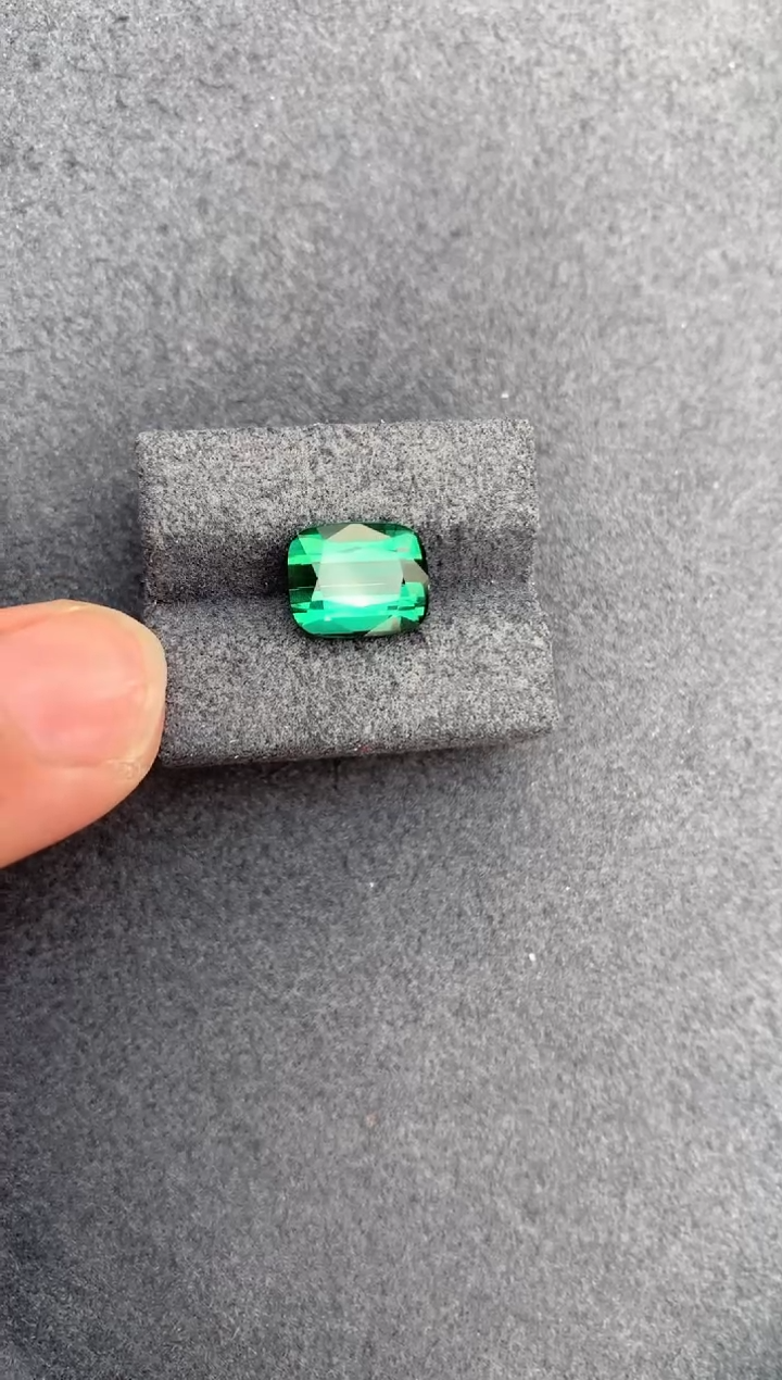 【闪购商品】碧玺裸石未镶嵌4ct绿碧玺