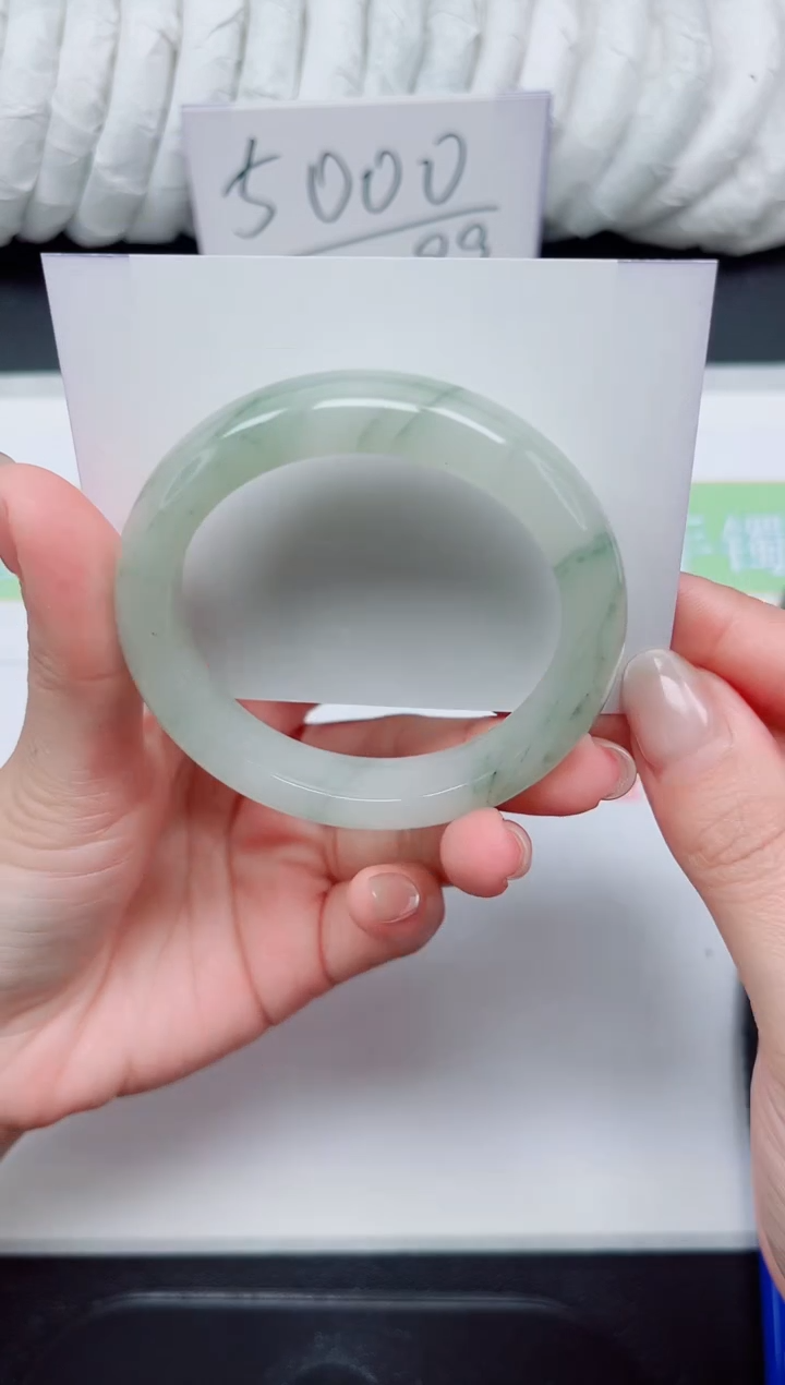 【闪购商品】石英质玉手镯未镶嵌65-51.8内里有洒金，介意勿拍