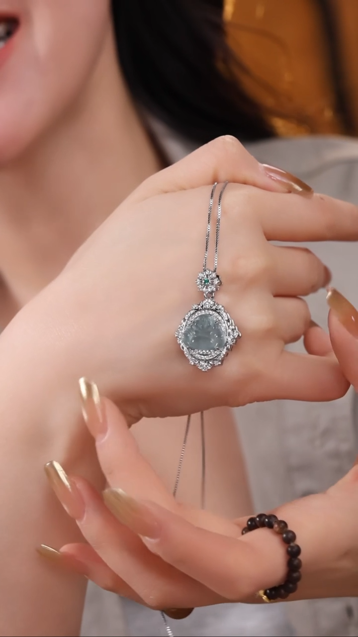 【闪购商品】翡翠吊坠(赠链)未镶嵌翡翠吊坠