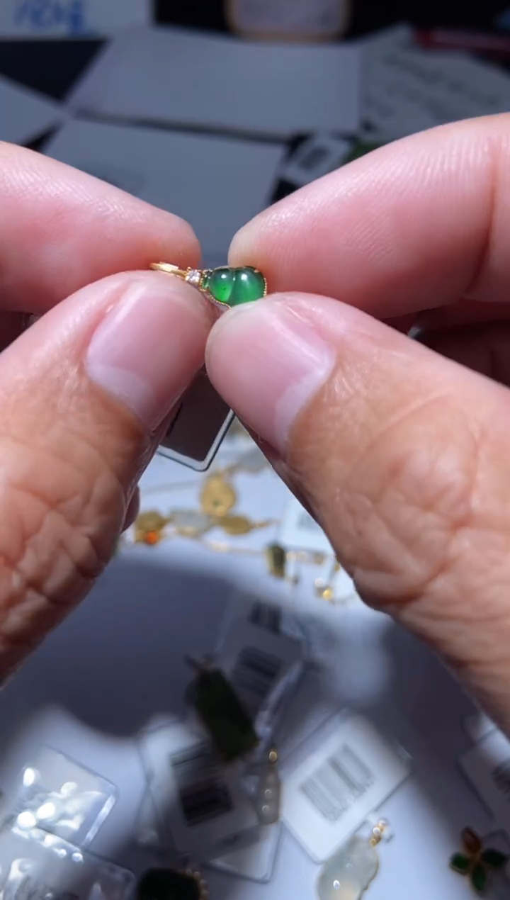 【闪购商品】翡翠吊坠(不含链)18K金镶嵌1