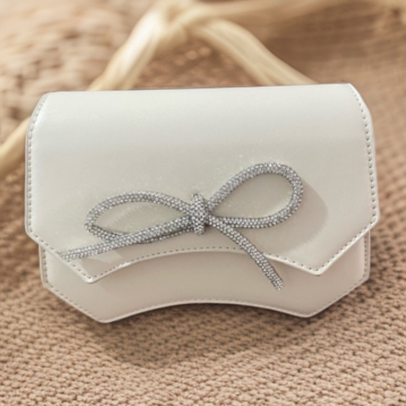 定型包盖日韩证件位单肩斜挎包钻扣蛇头高智淡人风