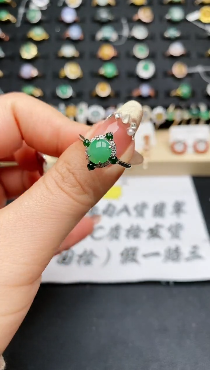 【闪购商品】翡翠戒指银S925镶嵌.........