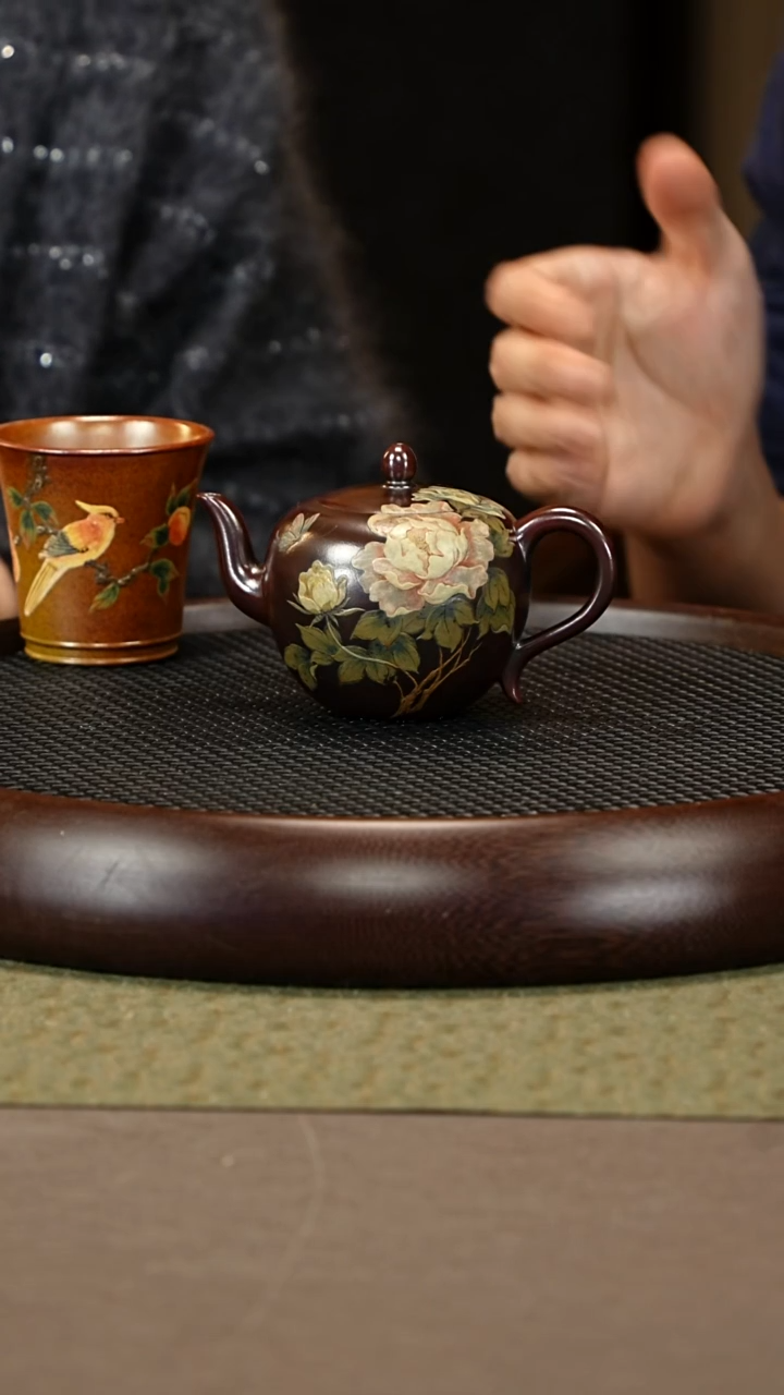 茶壶紫砂47 姚玲香 龙山古乌泥 美人肩220cc