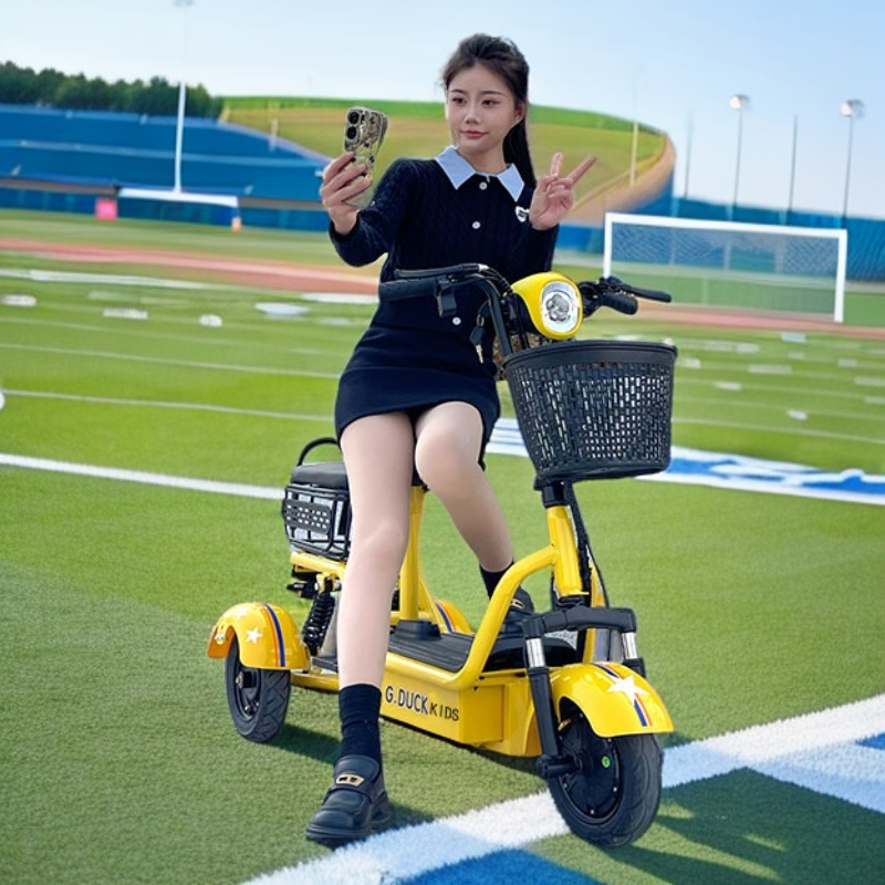 可爱迷你小黄鸭电动三轮车宝妈接送学生老年人代步车B