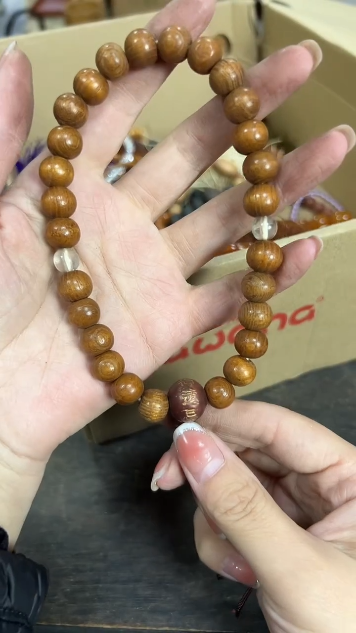 小甜甜开播了什么都有