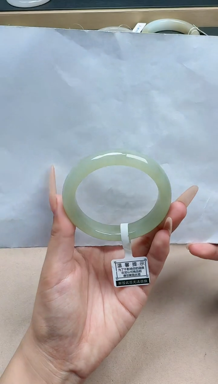 【闪购商品】和田玉手镯未镶嵌52.5圈口YY
