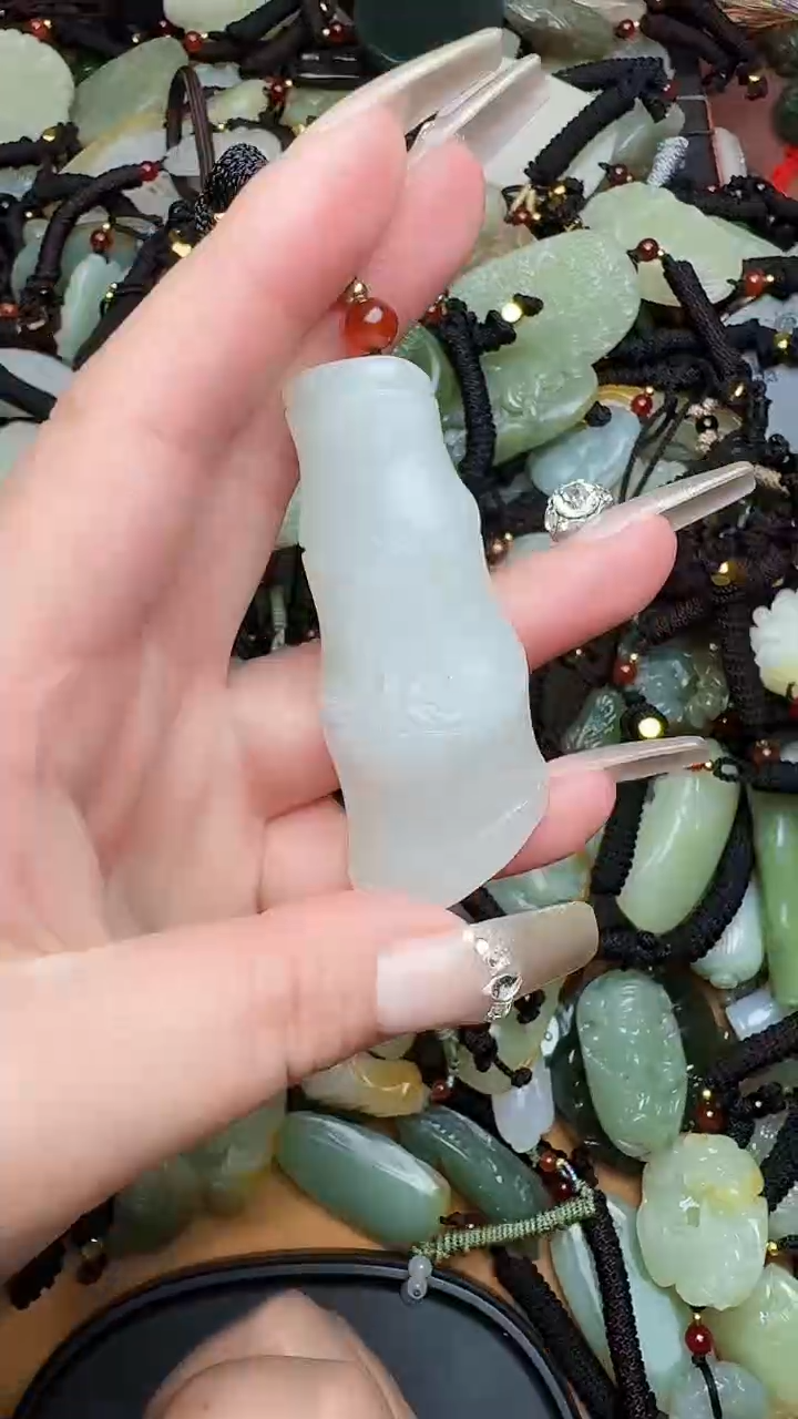 【闪购商品】和田玉颈饰未镶嵌1