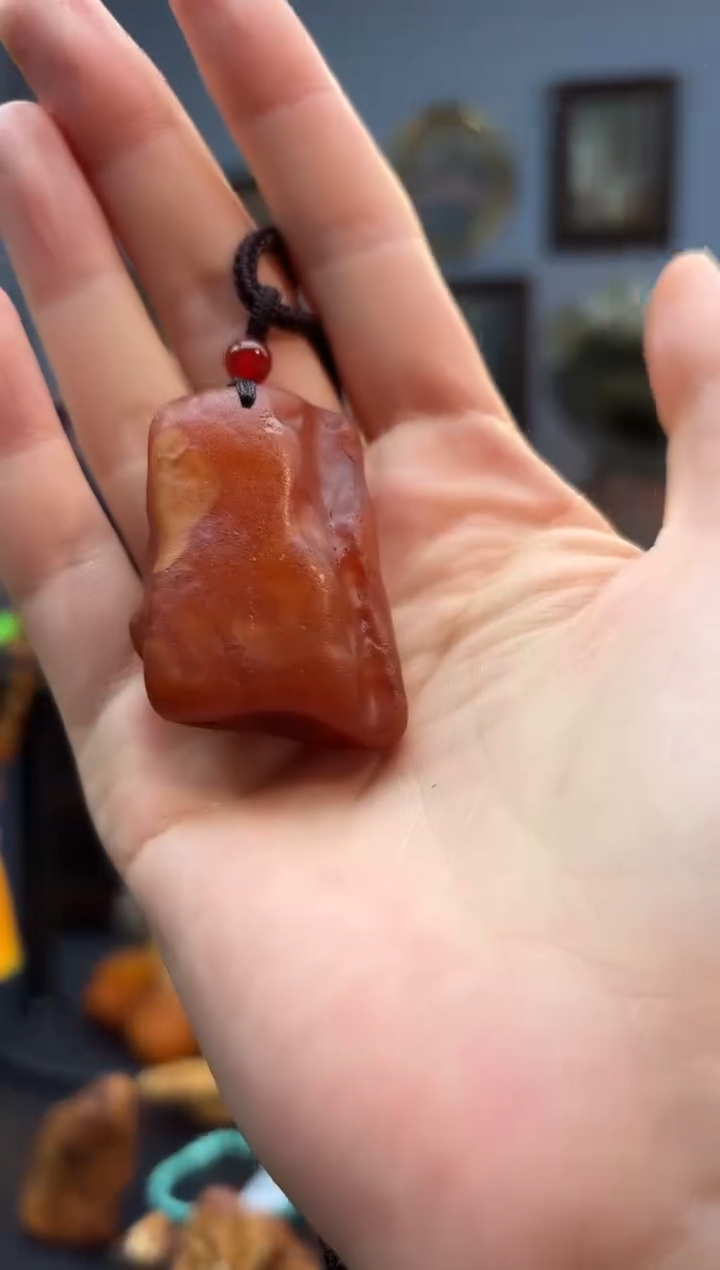 琥珀颈饰未镶嵌吊坠