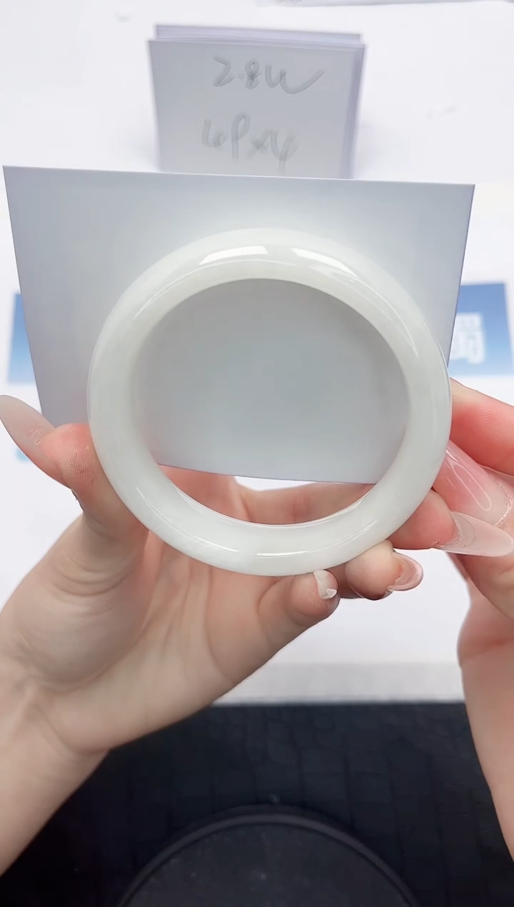 【闪购商品】和田玉手镯未镶嵌D356-55.6