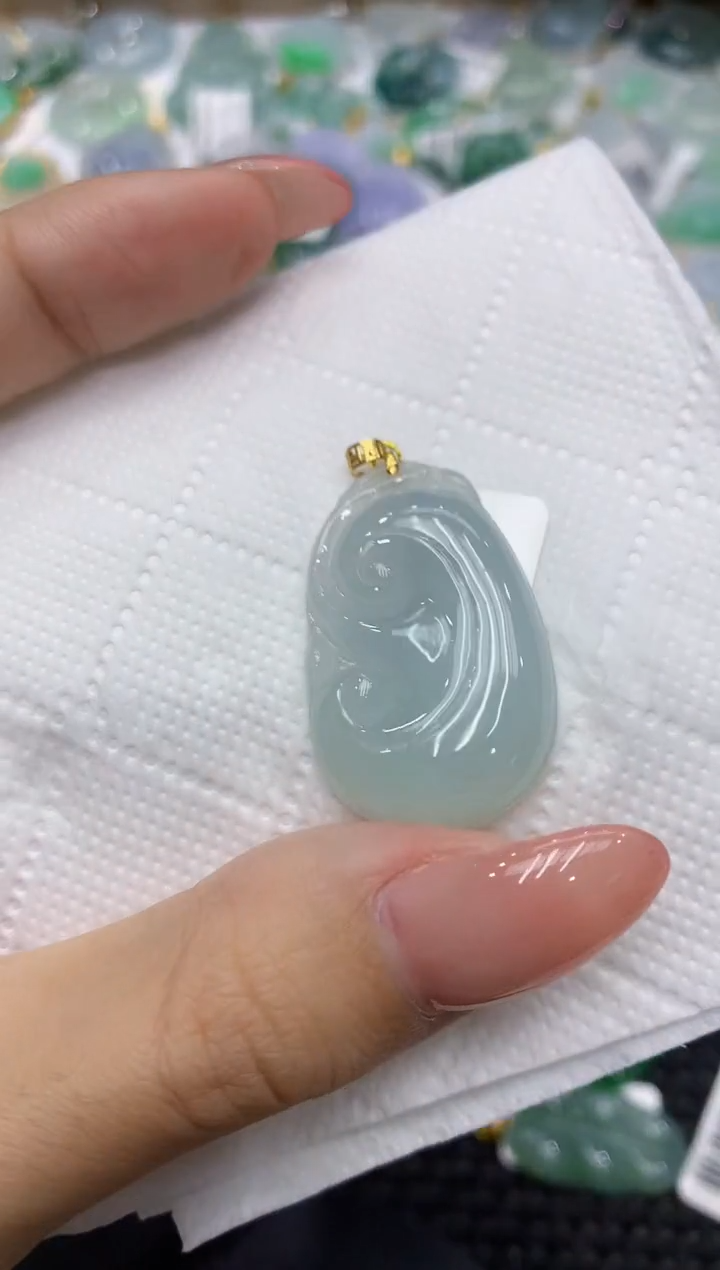 颈饰18K金镶嵌翡翠111111111111