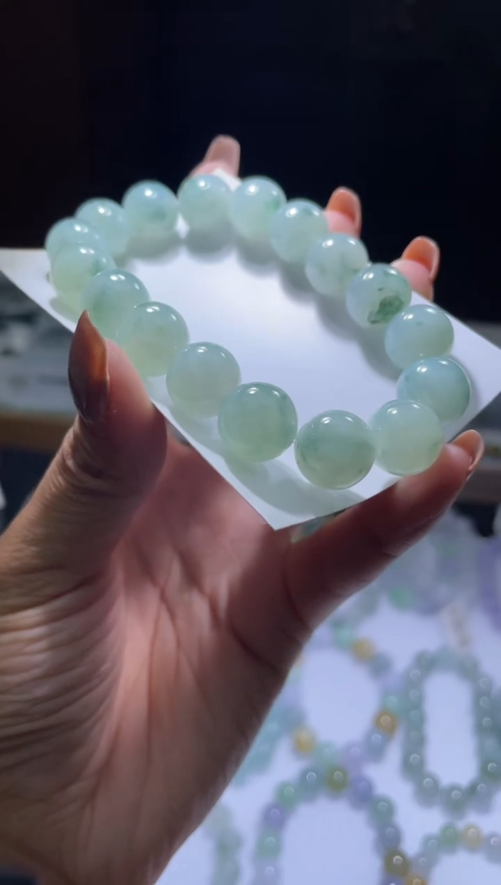 定制翡翠未镶嵌翡翠手串