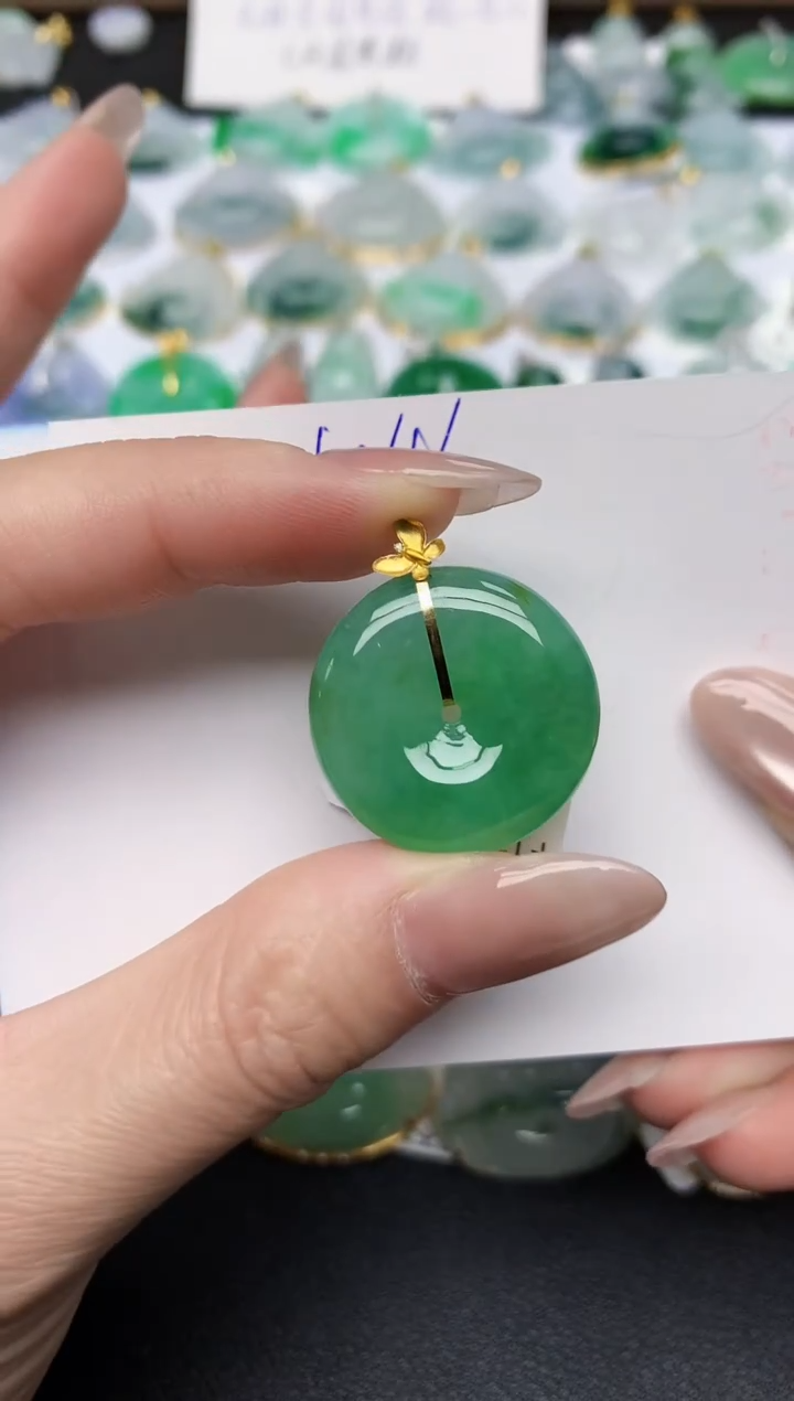 颈饰18K金镶嵌翡翠天然缅甸A货翡翠百元以上9元证书费自理