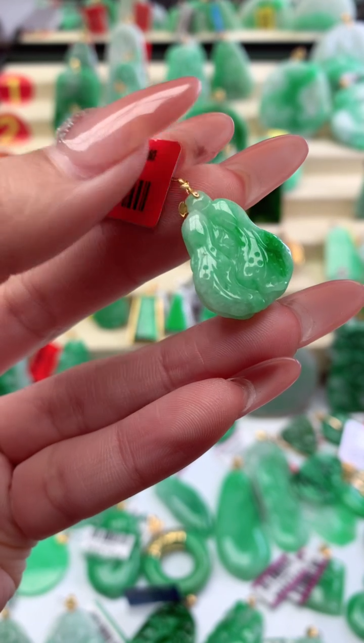 【闪购商品】翡翠吊坠(不含链)18K金镶嵌挂件
