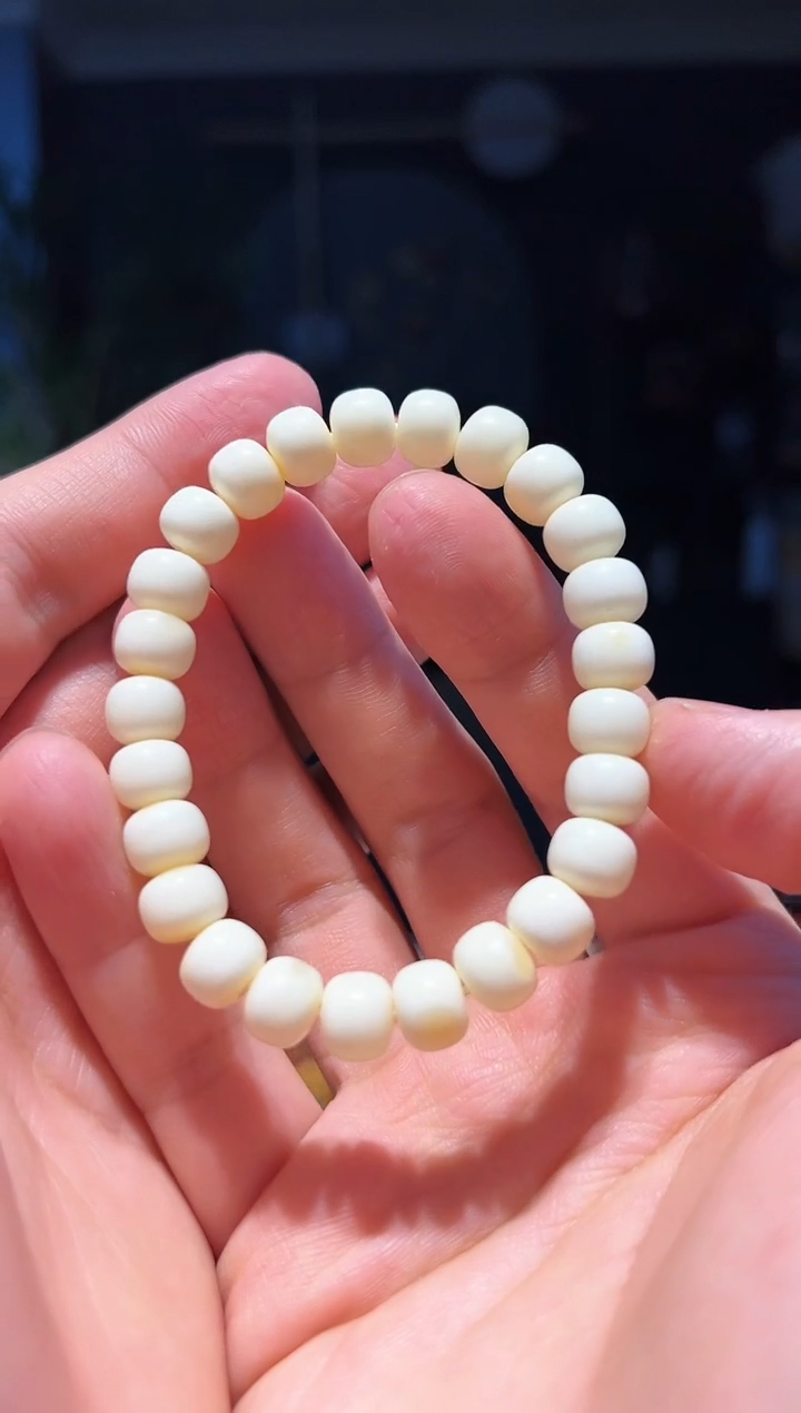 【闪购商品】蜜蜡手串未镶嵌9+(瓷白蜡)