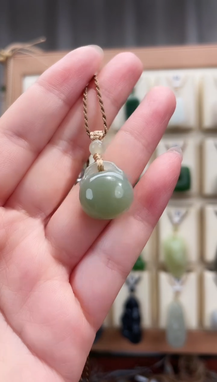 颈饰未镶嵌和田玉青海料叮当福袋（微结构）18*16*12毫米